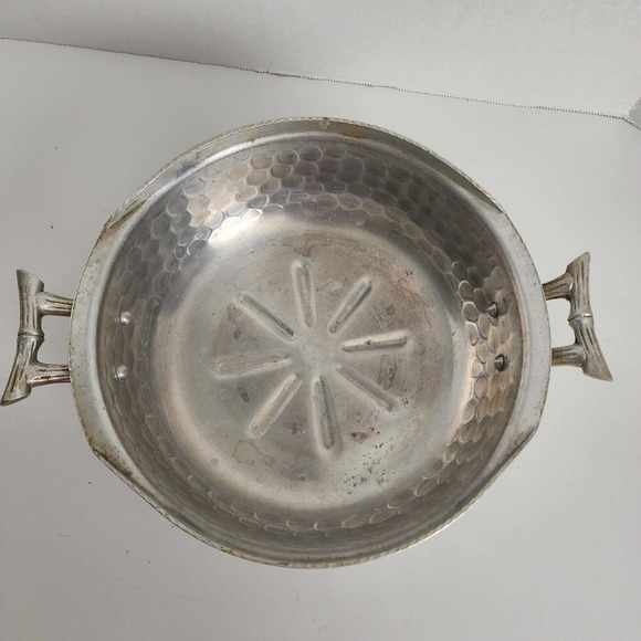 Everlast Forged Aluminum Hammered Bali Bamboo Casserole Large 1.5 qt Servewear - Picture 6 of 13